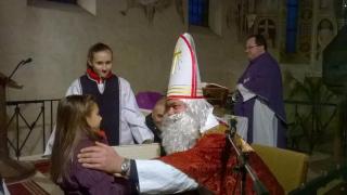 Megkésett Mikulás érkezése a templomba. 2015. december 13.
