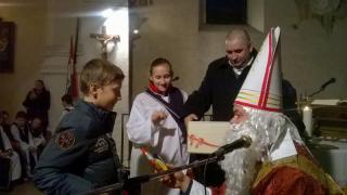 Megkésett Mikulás érkezése a templomba. 2015. december 13.